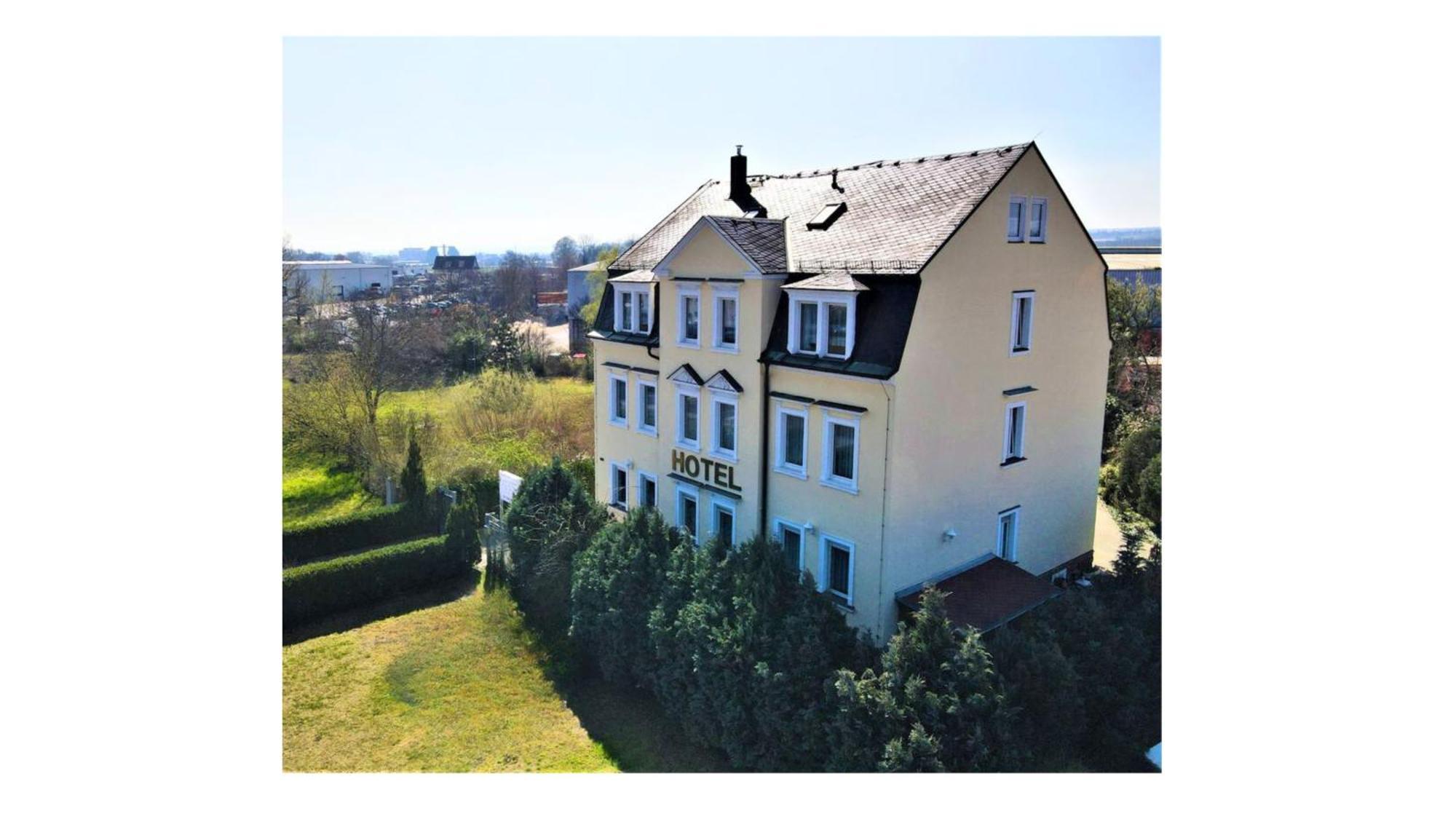 Good Stay Aparthotel Mit Kostenlosen Parkplaetzen Dresda Esterno foto